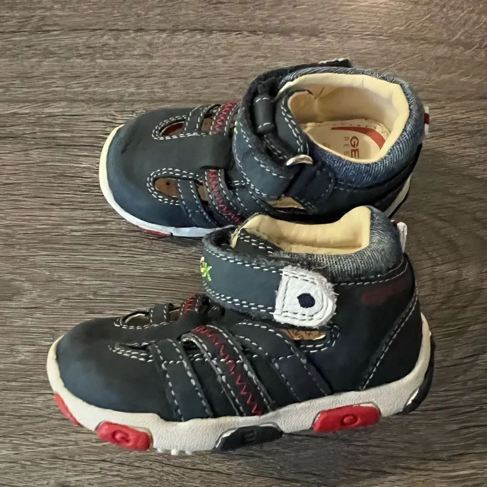 Geox Boys toddler Suade leather shoes size 18 /US 3